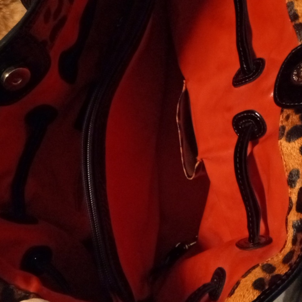 Dooney & Bourke purse - Picture 3 of 3